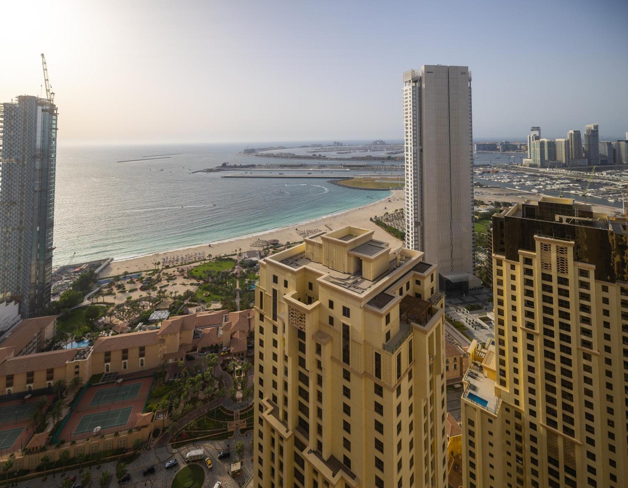 Near Luxurious 2-bedroom In Jbr Apartment Dubai