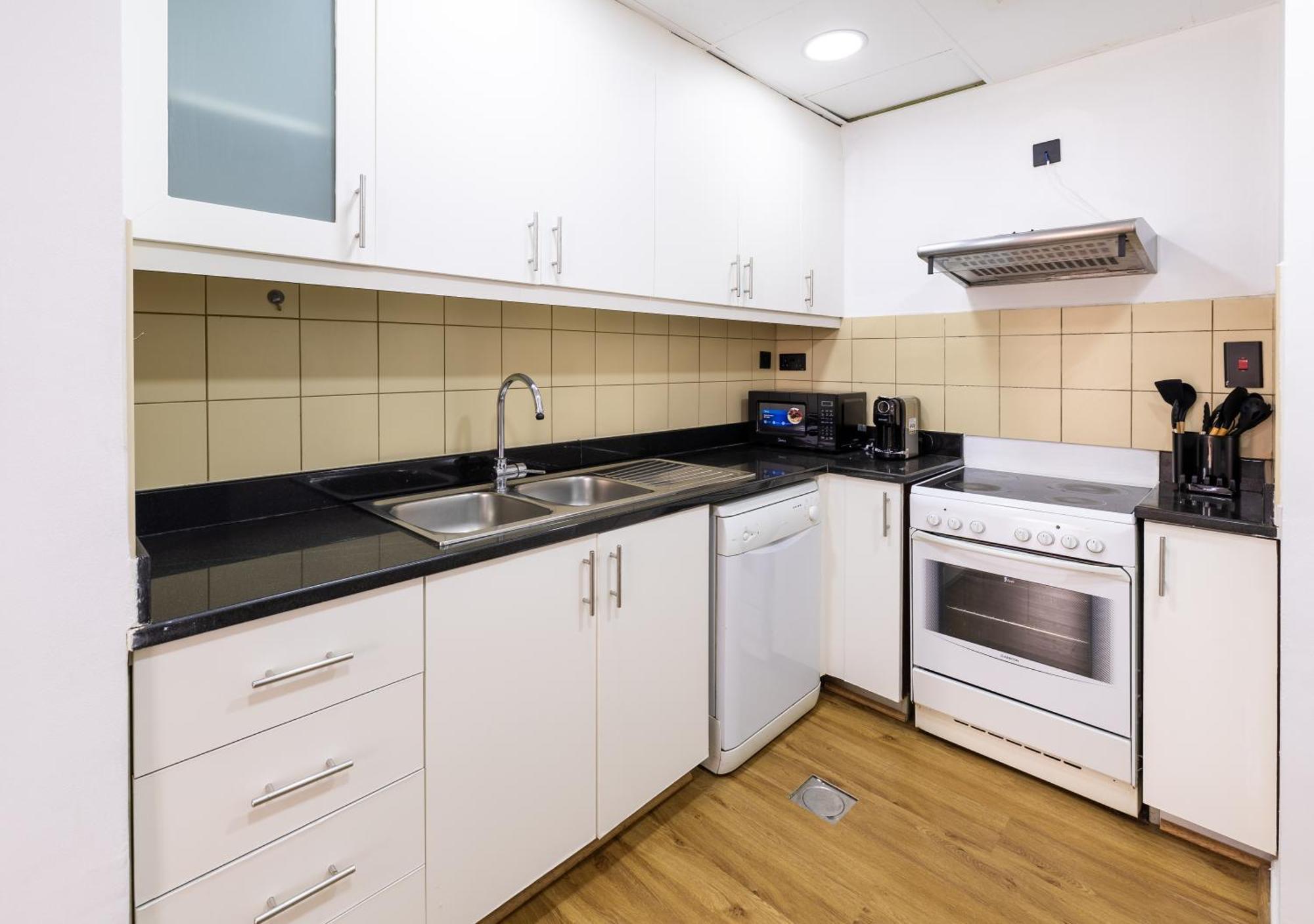 Near Luxurious 2-bedroom In Jbr Apartment Dubai