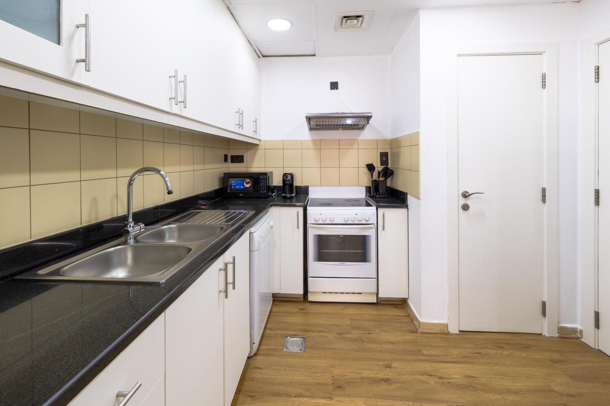 Apartment Near Luxurious 2-bedroom In Jbr Dubai